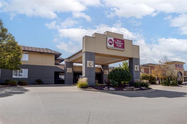 Best Western Plus Dubuque Hotel & Conference Center - Dubuque, IA