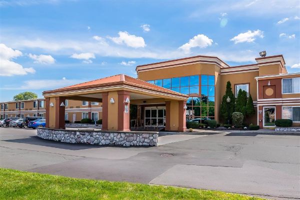 Quality Inn & Suites Albany Airport - Clifton Park