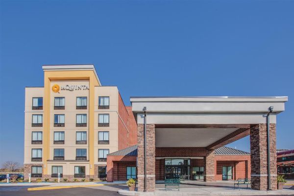 La Quinta Inn & Suites By Wyndham Philadelphia Airport - Bryn Mawr, PA