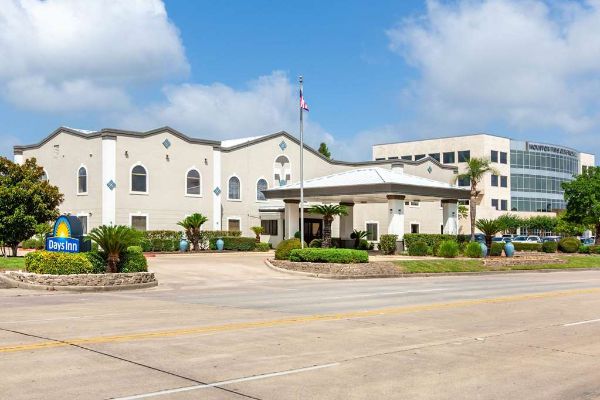 Days Inn & Suites By Wyndham Nasa Space Center Houston - League City, TX