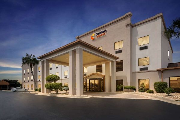 Comfort Suites Near Robins Air Force Base - Warner Robins, GA