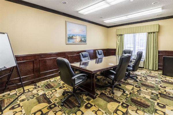 Quality Suites Burleson - Ft. Worth - Joshua, TX