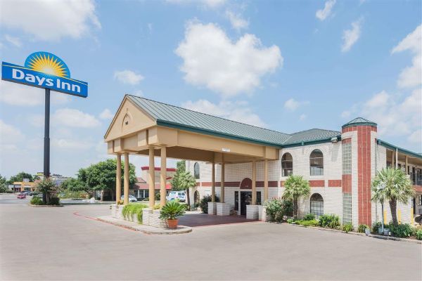 Days Inn By Wyndham New Braunfels - New Braunfels, TX