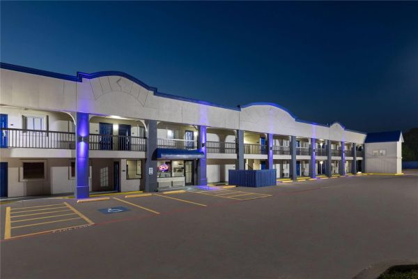 Days Inn By Wyndham Temple - Temple, TX