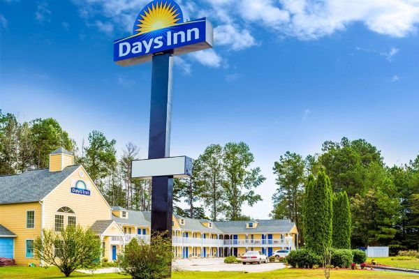 Days Inn By Wyndham Cornelia - Cleveland, GA