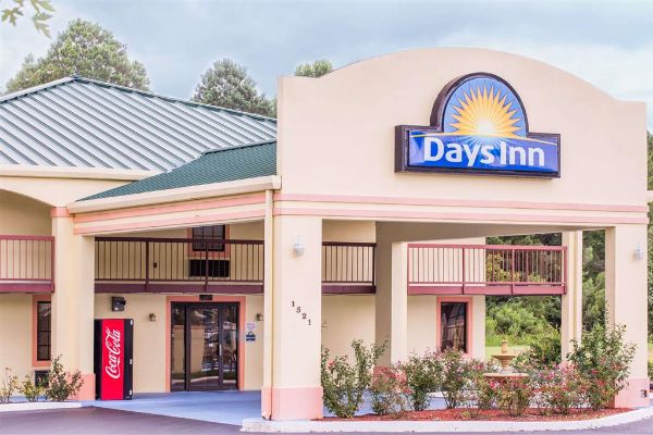 Days Inn By Wyndham Eufaula Al - Eufaula, AL