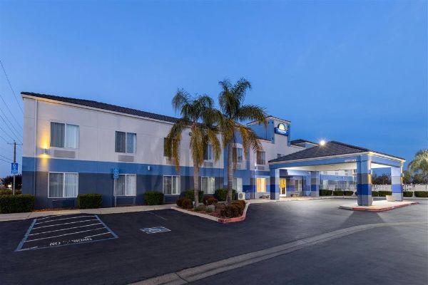 Days Inn By Wyndham Lathrop - Manteca, CA