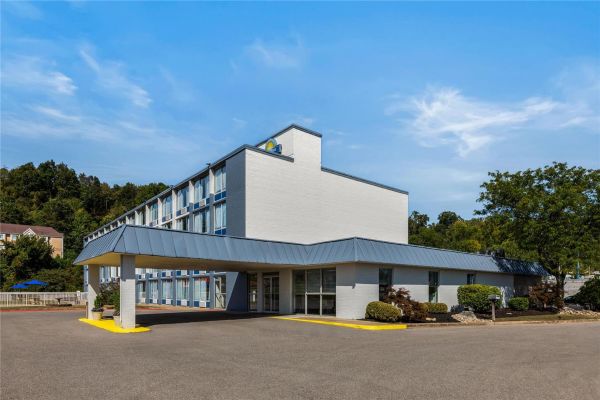 Days Inn By Wyndham Cambridge - Cambridge, OH