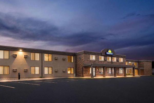 Days Inn By Wyndham Sioux Falls Empire - Sioux Falls, SD