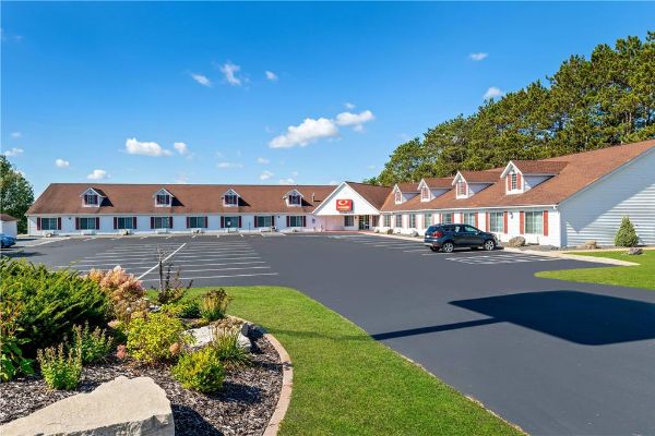 Econo Lodge Inn & Suites Eau Claire South - Altoona, WI