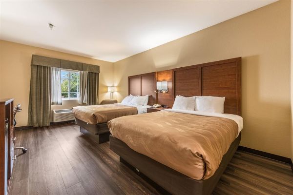 Quality Inn & Suites Hendersonville - Flat Rock - Tryon, NC