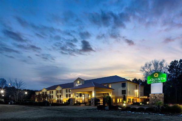 La Quinta Inn & Suites By Wyndham Lagrange / I-85 - LaGrange, GA