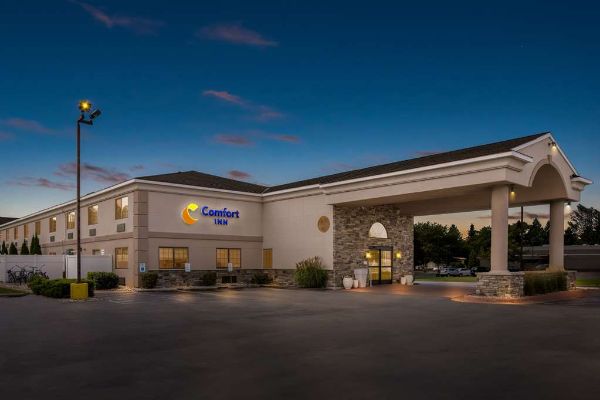 Comfort Inn & Suites Ludington Near Us-10 - Ludington, MI