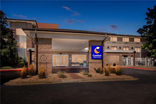 Comfort Inn & Suites Boulder - Lyons, CO