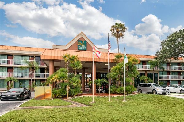 Quality Inn & Suites Tarpon Springs South - Tarpon Springs, FL