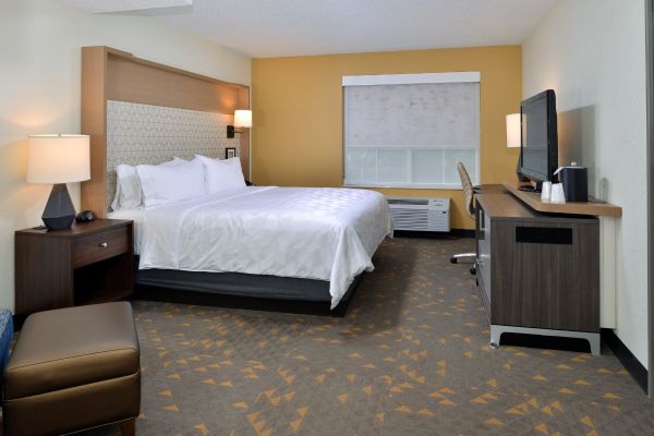 Holiday Inn & Suites Overland Park-conv Ctr By Ihg - Overland Park, KS