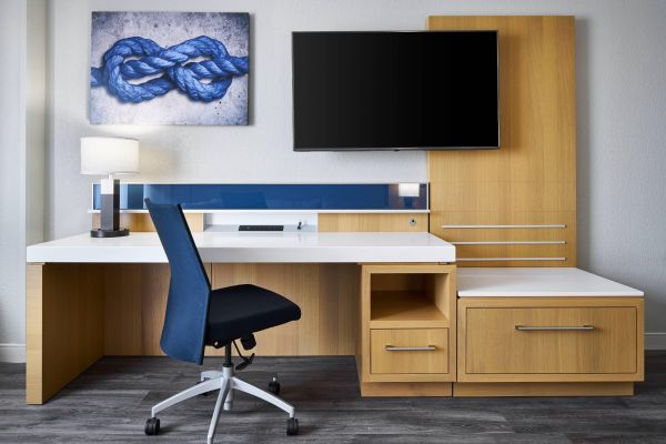Delta Hotels By Marriott Norfolk Airport - Norfolk, VA