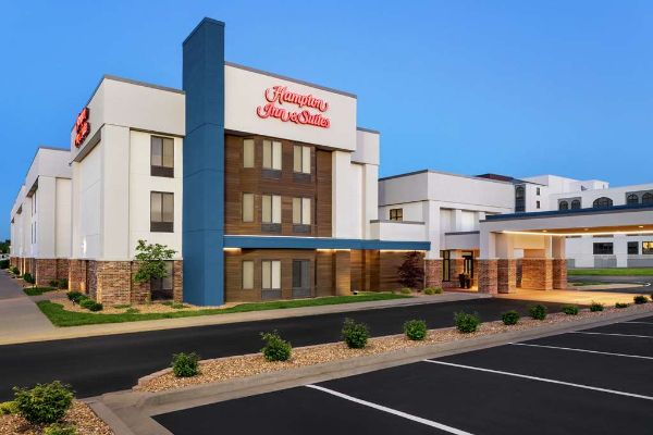 Hampton Inn & Suites Springfield - Springfield, MO