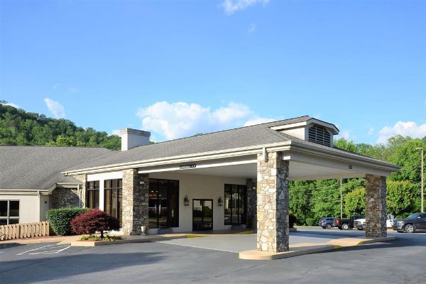 Quality Inn Cherokee Riverside - Cherokee, NC