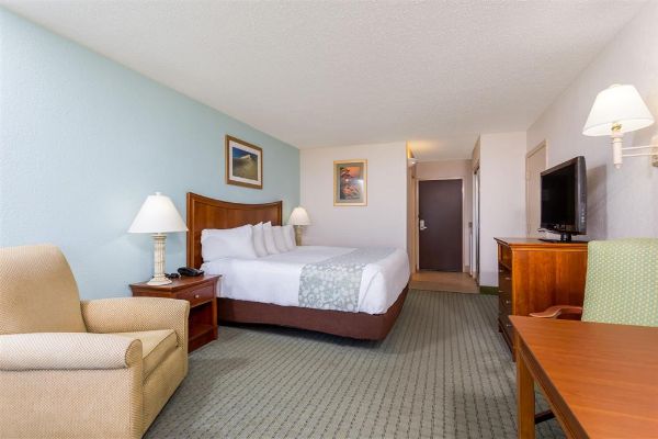 Ramada Plaza By Wyndham Nags Head Oceanfront - Nags Head, NC