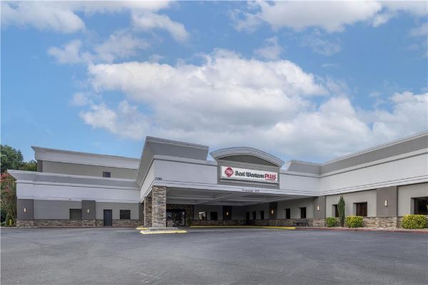 Best Western Plus Clemson Hotel & Conference Center - Clemson, SC