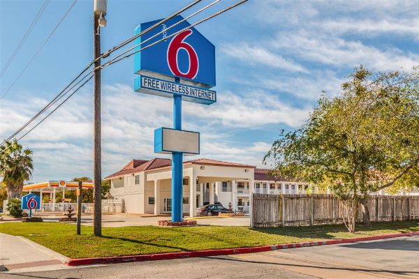 Tx - North Motel 6 San Marcos - San Marcos, TX