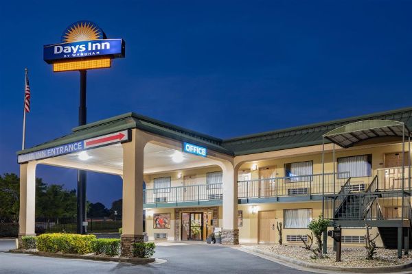 Days Inn By Wyndham Macon I-475 - Macon, GA