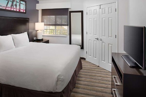 Hyatt House Belmont Redwood Shores - Half Moon Bay, CA