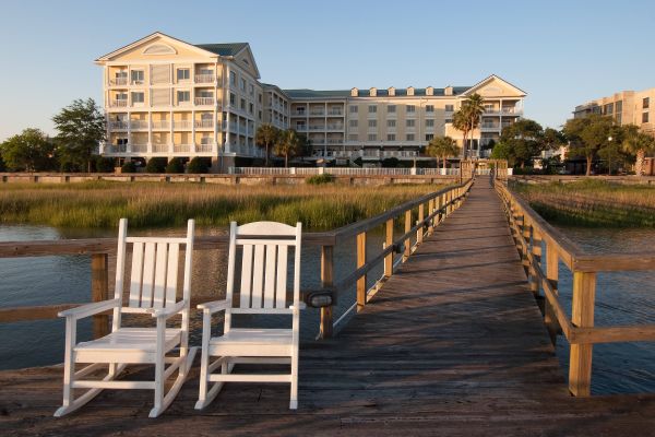 Courtyard By Marriott Charleston Waterfront - Charleston, SC