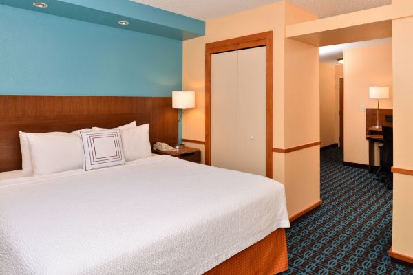 Fairfield Inn And Suites By Marriott Cleveland Avon - Avon, OH