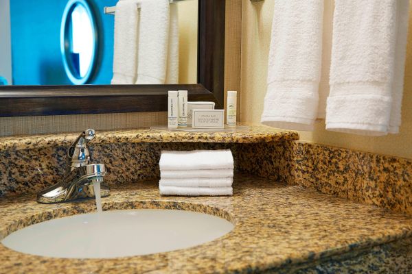 Courtyard By Marriott Boston Woburn/boston North - Malden, MA