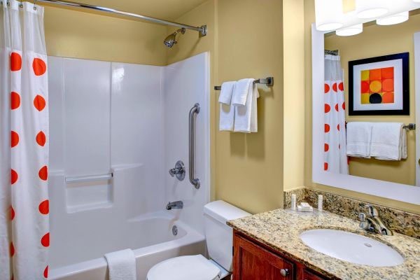 Towneplace Suites By Marriott Cleveland Westlake - North Olmsted, OH