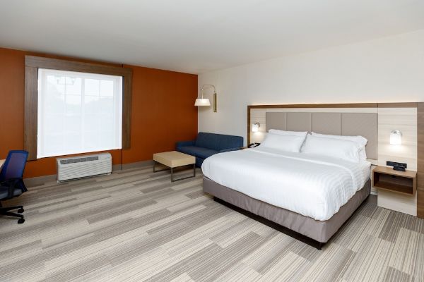 Holiday Inn Express & Suites Sturbridge By Ihg - Massachusetts
