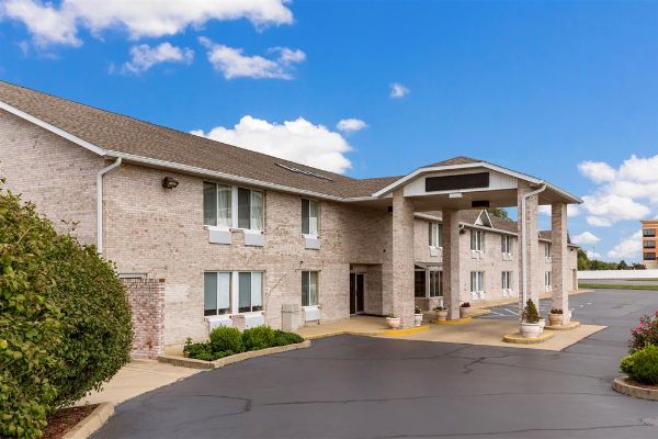 Econo Lodge Inn & Suites Fairview Heights - St. Louis - Belleville, IL