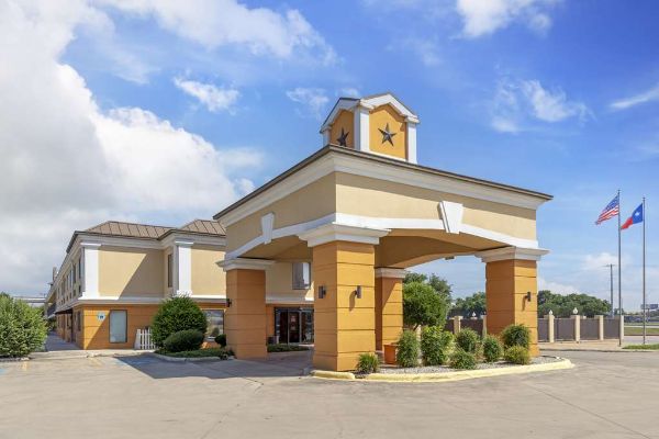 Best Western Inn & Suites - New Braunfels, TX