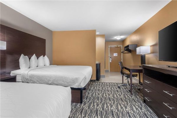 Best Western Plus Denton Inn & Suites - Denton, TX