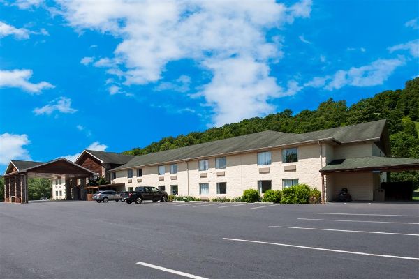 Surestay Plus By Best Western Berkeley Springs - Berkeley Springs, WV