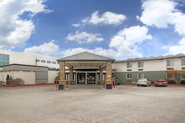 Best Western Green Bay Inn Conference Center - Green Bay, WI