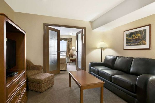 Super 8 By Wyndham High Level Ab - High Level
