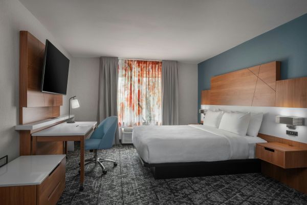 Fairfield Inn And Suites By Marriott Oakland Hayward - Hayward, CA