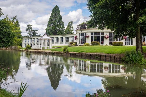 Doubletree By Hilton Cheltenham-cotswolds - 卓特咸學院