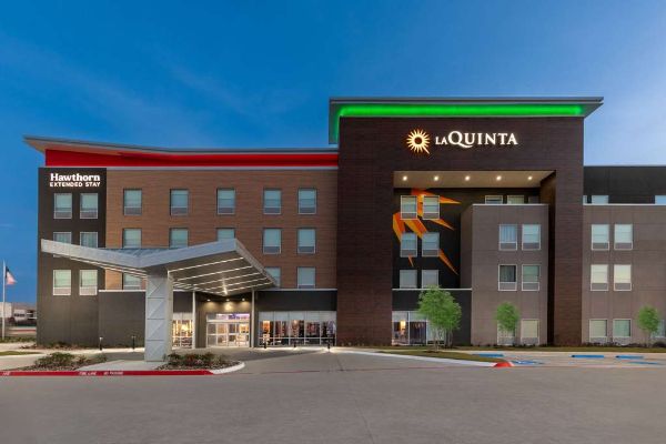 La Quinta Inn & Suites By Wyndham Desoto - Dallas, TX