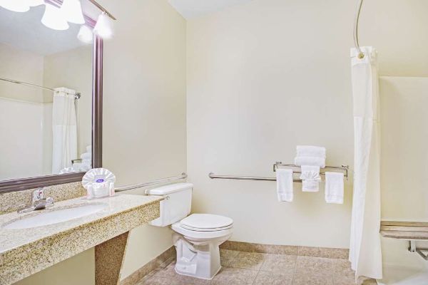 Baymont By Wyndham Dallas/ Love Field - Dallas, TX