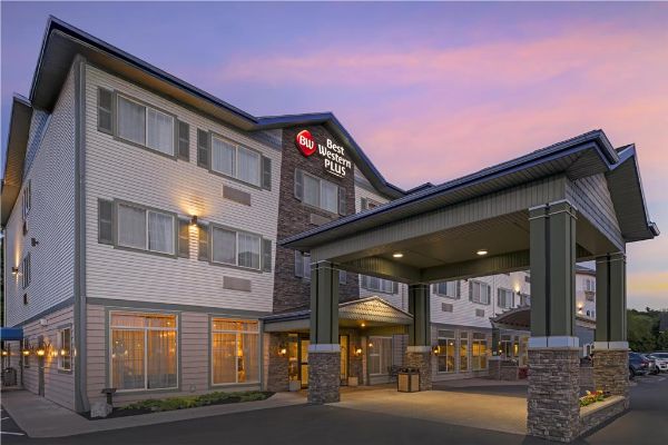 Best Western Plus Vineyard Inn & Suites - Penn Yan, NY
