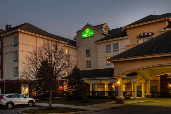 La Quinta Inn & Suites By Wyndham Islip - Macarthur Airport - Fire Island, NY