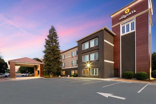 La Quinta Inn & Suites By Wyndham Bakersfield North - Bakersfield, CA