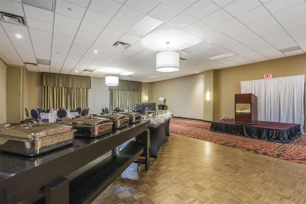 Quality Hotel & Conference Centre - Fort McMurray