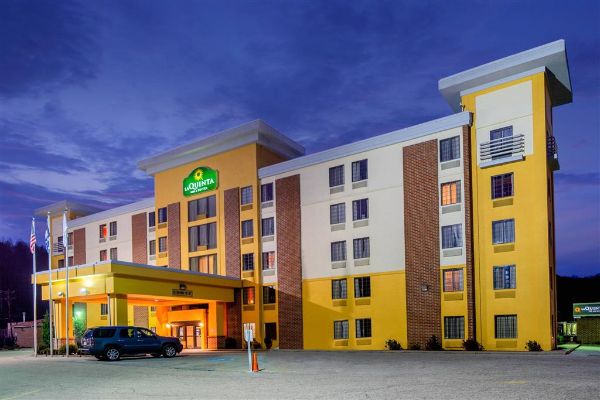La Quinta Inn & Suites By Wyndham Elkview - Charleston Ne - Charleston, WV