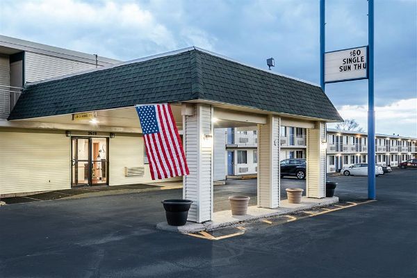 Rodeway Inn Dubuque - Dubuque, IA