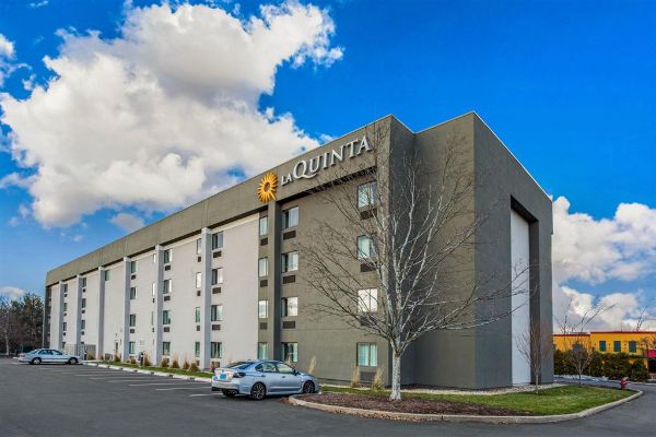 La Quinta Inn & Suites By Wyndham Hartford - Bradley Airport - Connecticut